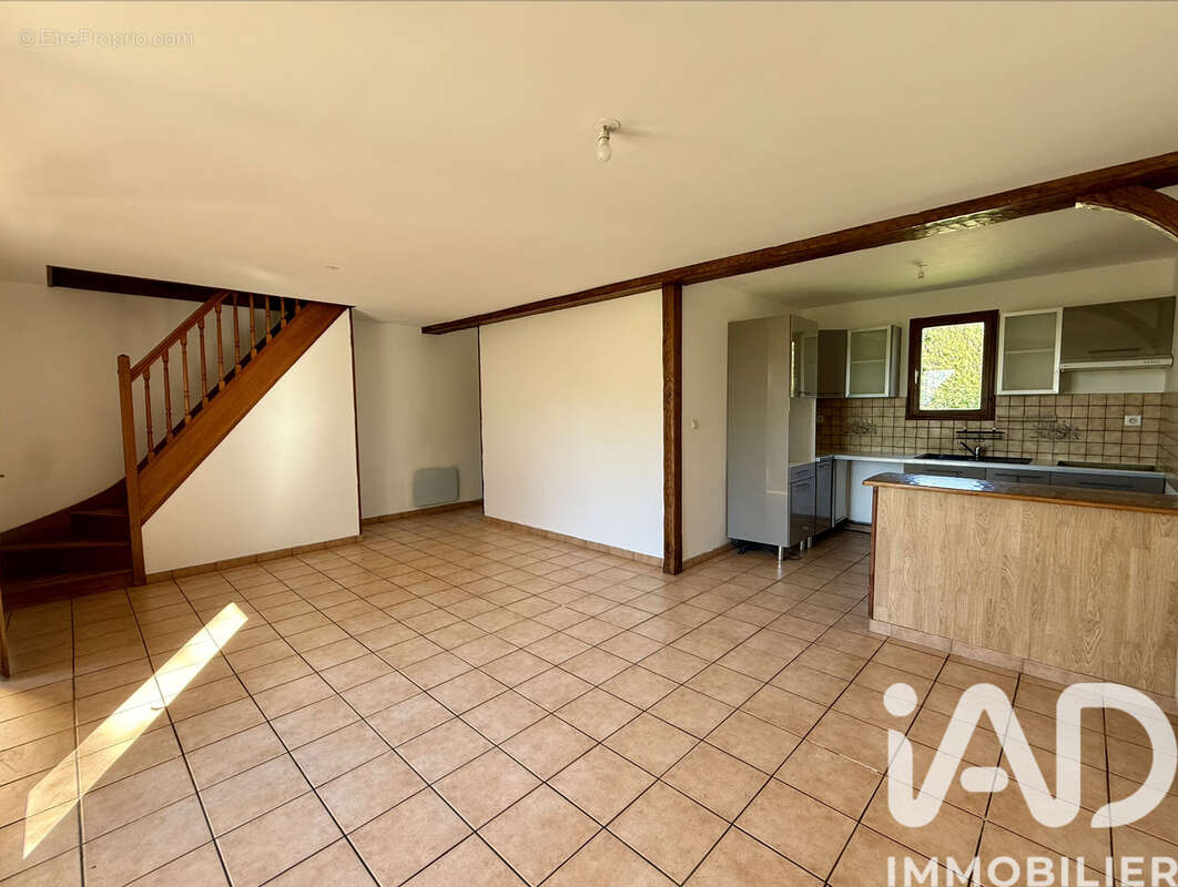 Maison 136 m² à Bonneville-La-Louvet  - photo 3