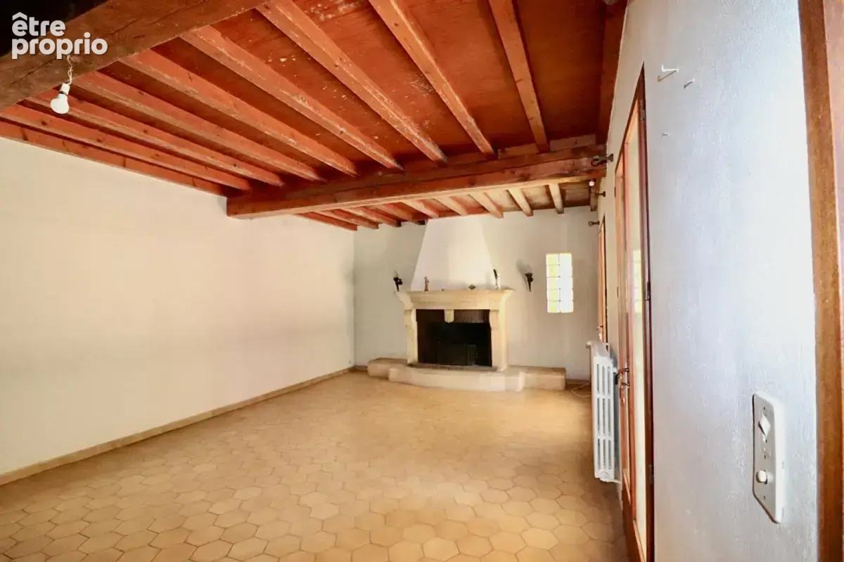 ARLES  Quartier Gimeaux  Maison de  200 m² sur 8 000 m² de terrain - photo 7