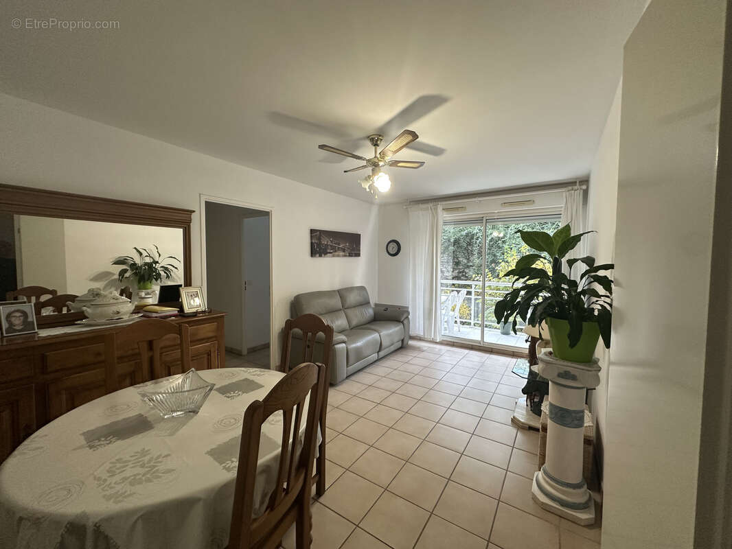 Appartement à MARSEILLE-8E