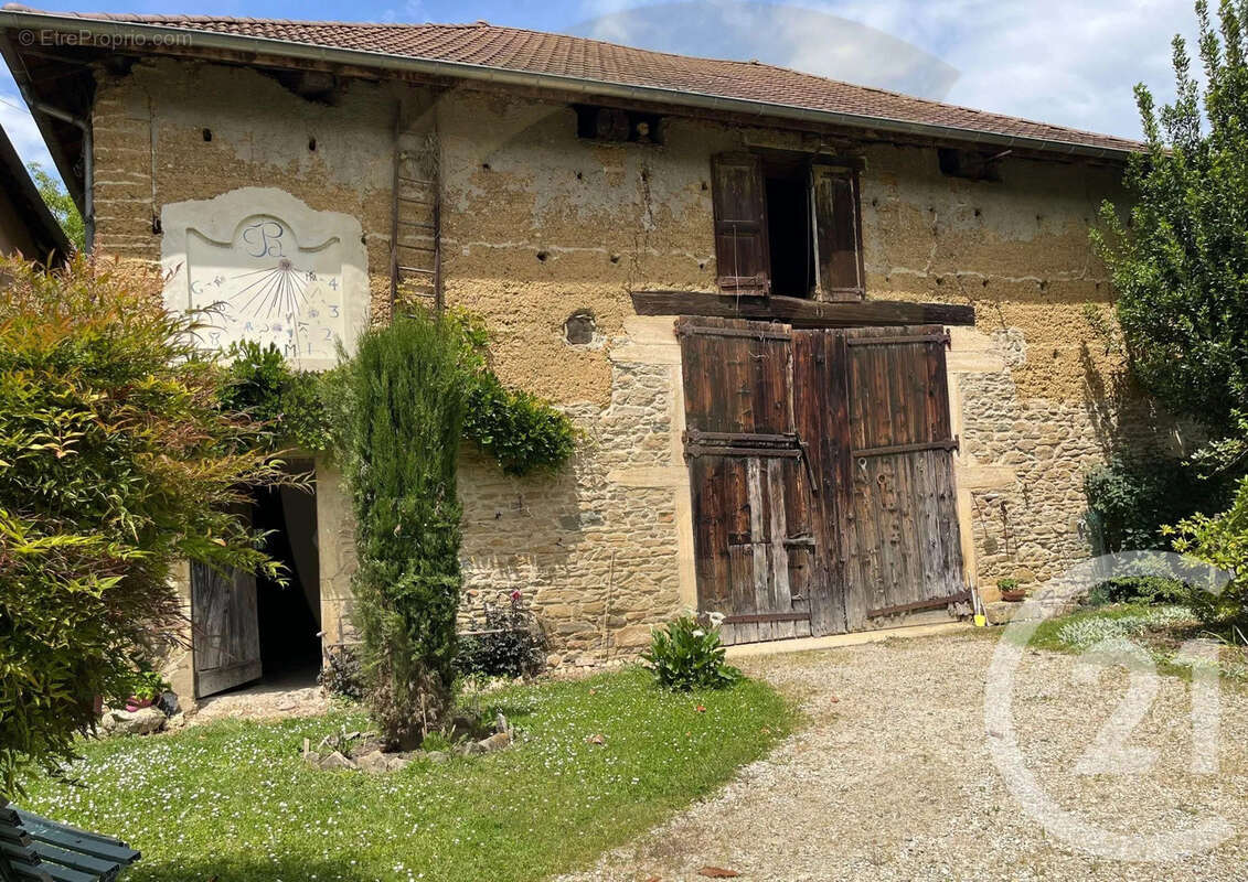 Maison à MAUBEC