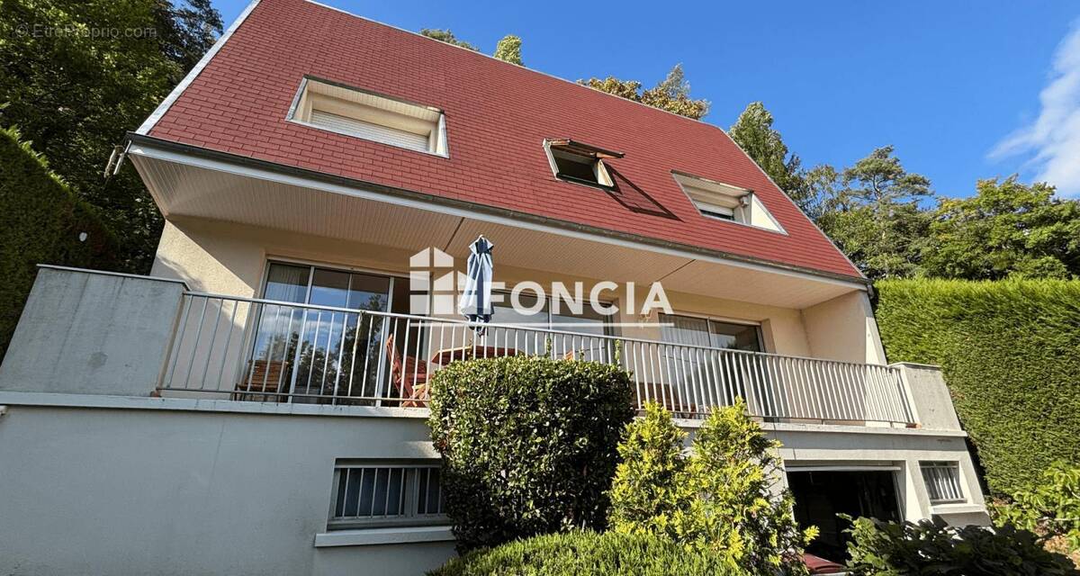 Maison à FONTAINE-LE-PORT