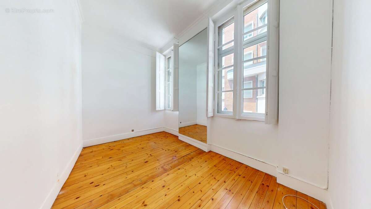 Appartement T4/5 traversant - Saint-Sernin / Jeanne d'Arc - photo 10