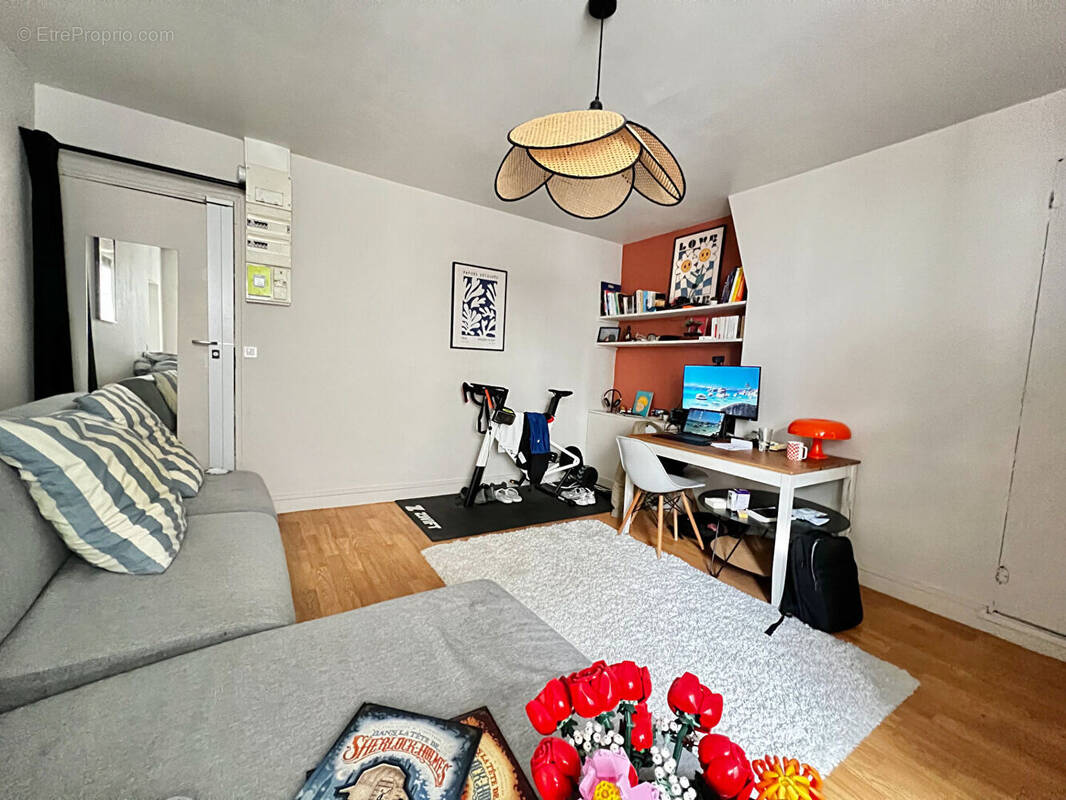 Appartement à PARIS-17E