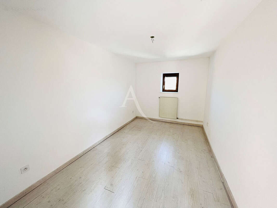 Appartement à PONT-DE-VAUX