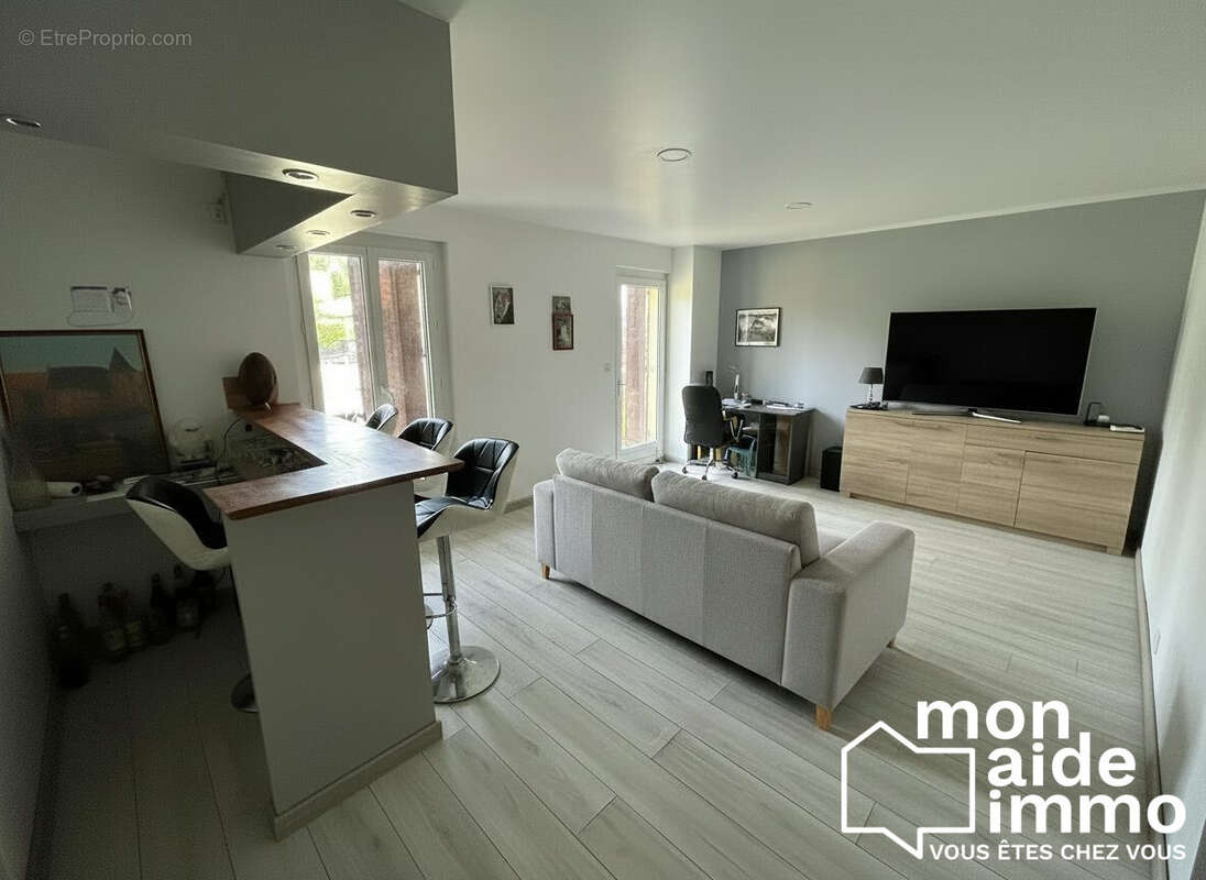 Maison 85 m² à Saint-Seurin-Sur-L'isle  - photo 3