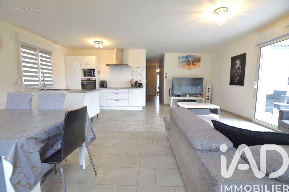 Maison 111 m² à Auboue  - photo 4