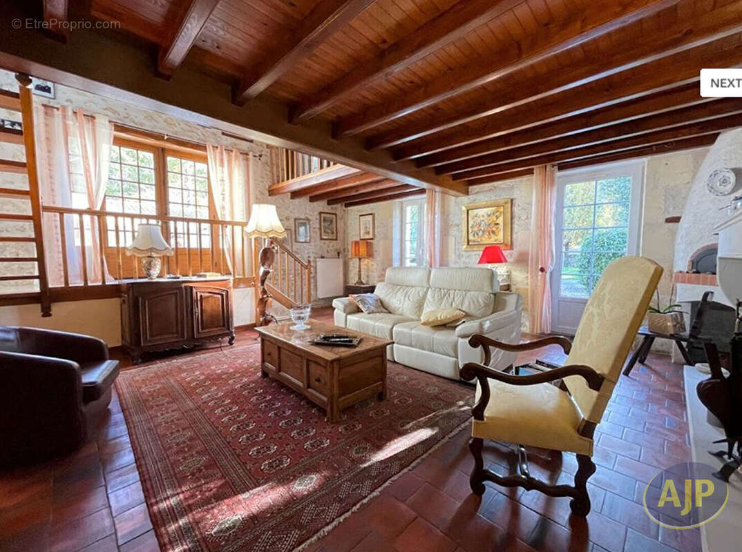 Maison à SAINT-BRIS-DES-BOIS