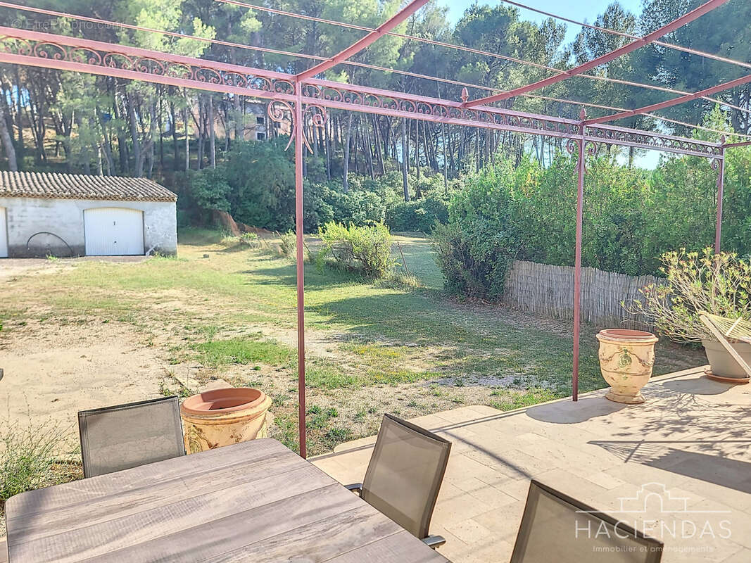 Maison à VENTABREN