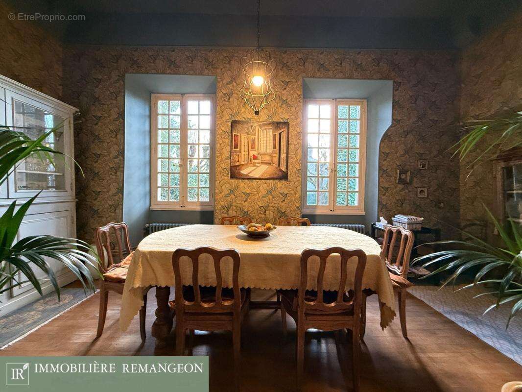 Maison à MEHUN-SUR-YEVRE