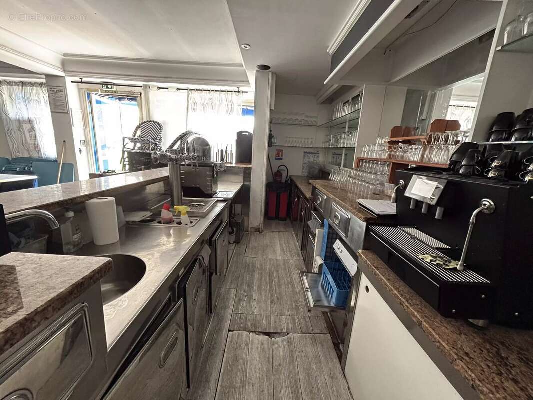 Commerce à SAINT-LAURENT-DU-VAR