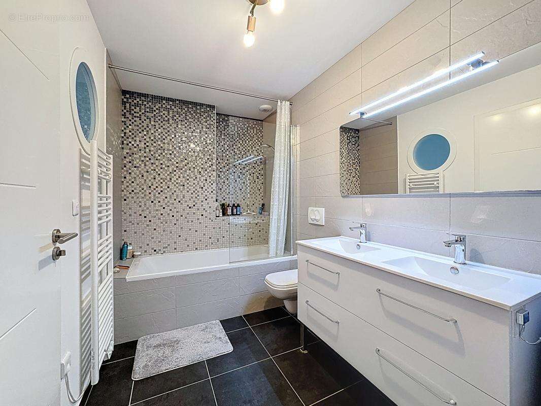 Appartement à BALLAISON