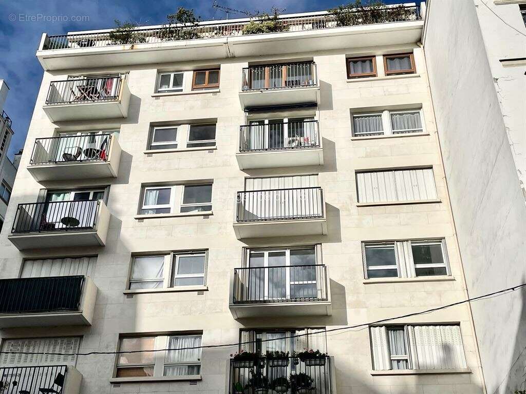 Appartement à PARIS-15E