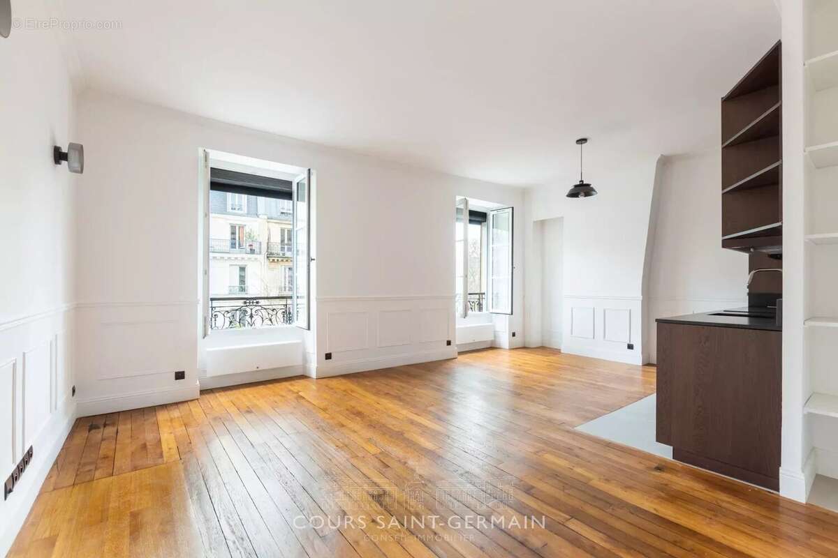 Appartement à PARIS-7E
