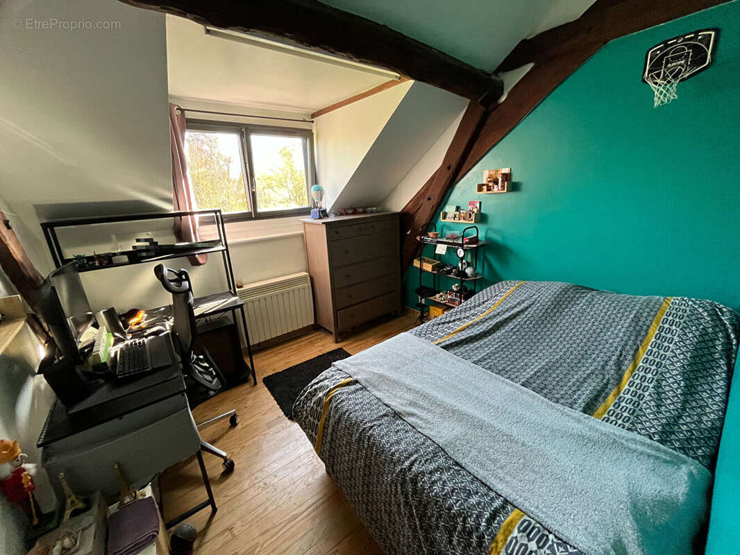 Maison à VIEILLE-EGLISE-EN-YVELINES