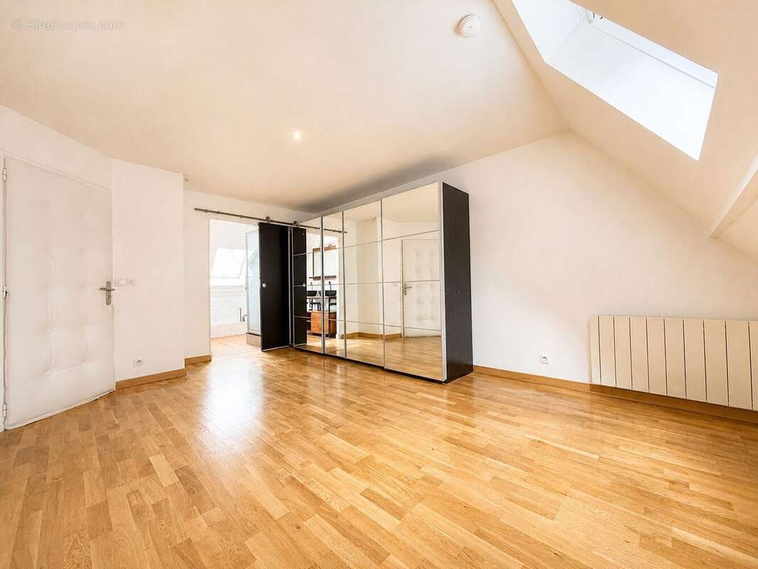 Appartement à SARTROUVILLE