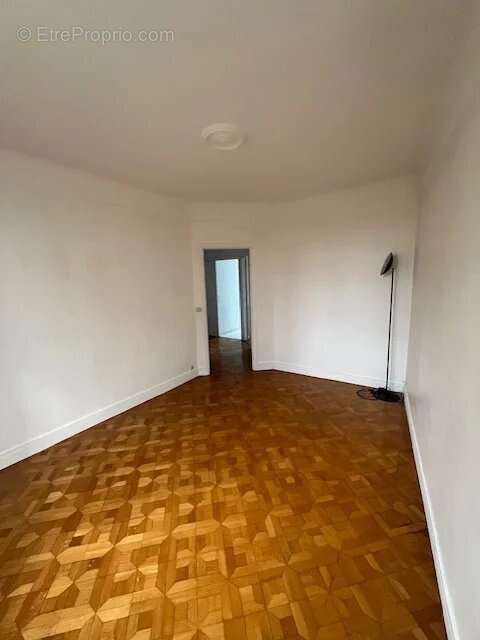 Appartement à LA GARENNE-COLOMBES