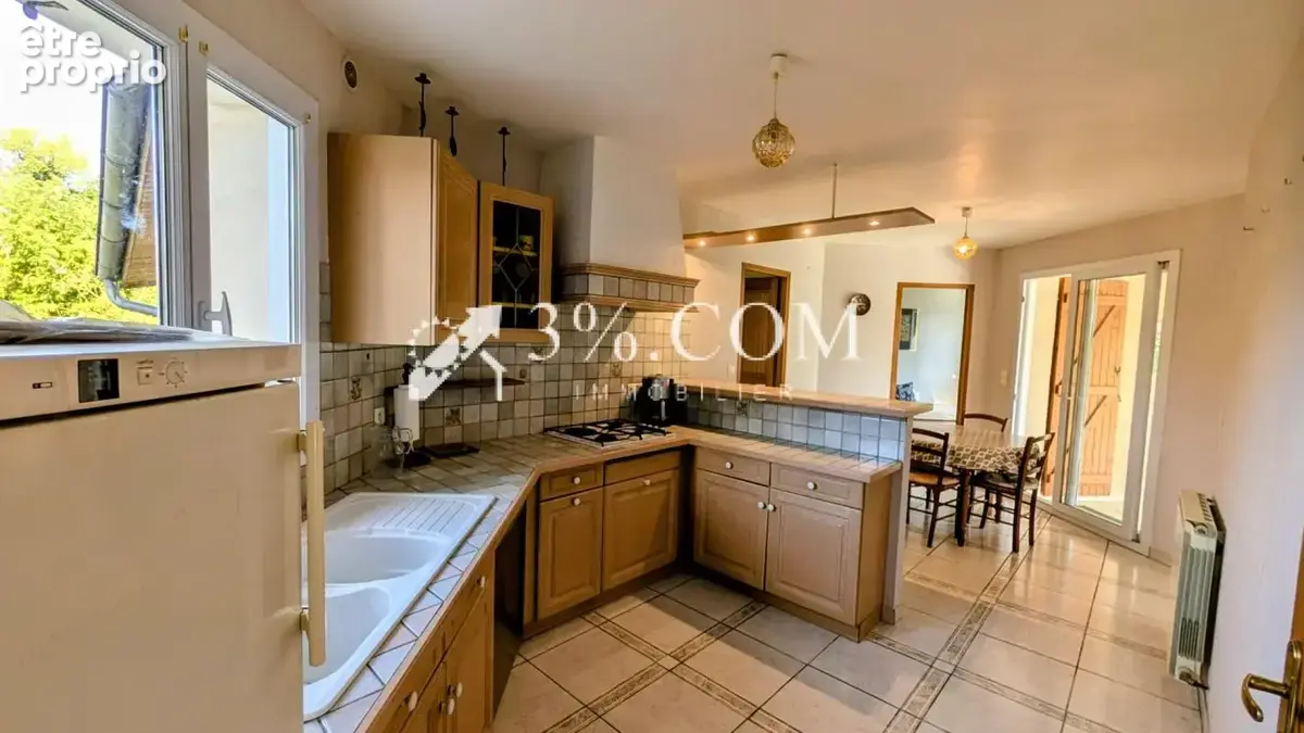 Maison de plain-pied avec 4 chambres, véranda et double gara - photo 12