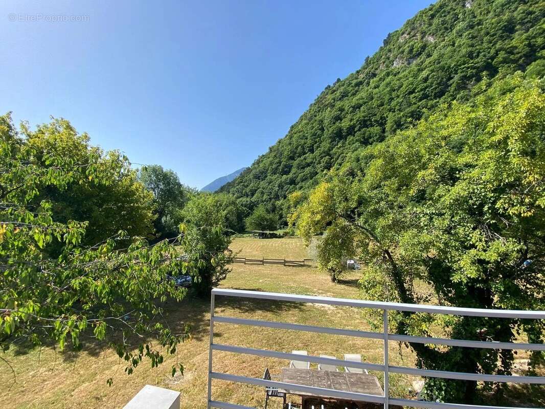 Maison à VEUREY-VOROIZE