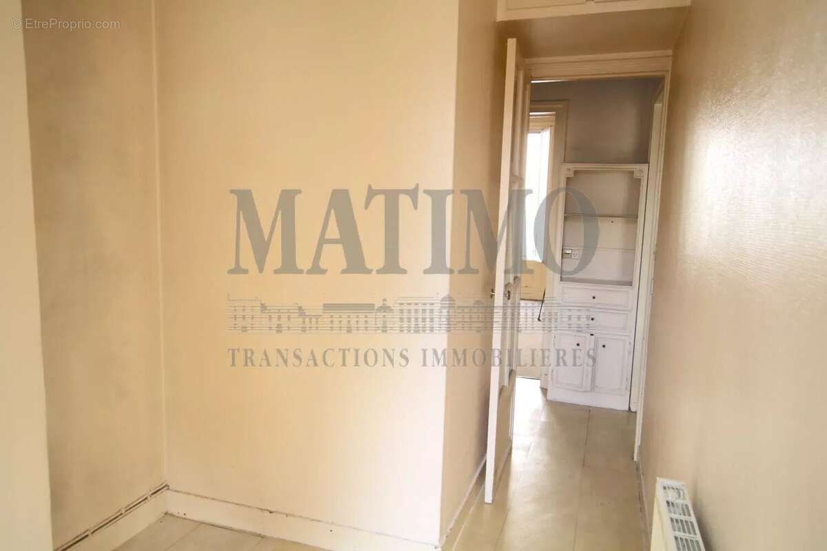 Appartement à LA GARENNE-COLOMBES