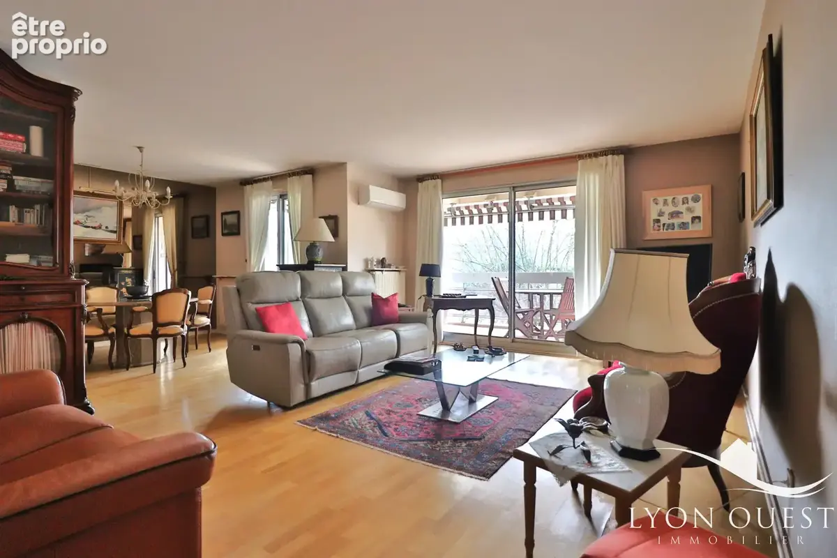Appartement au centre de Charbonnières-les-Bains - photo 2