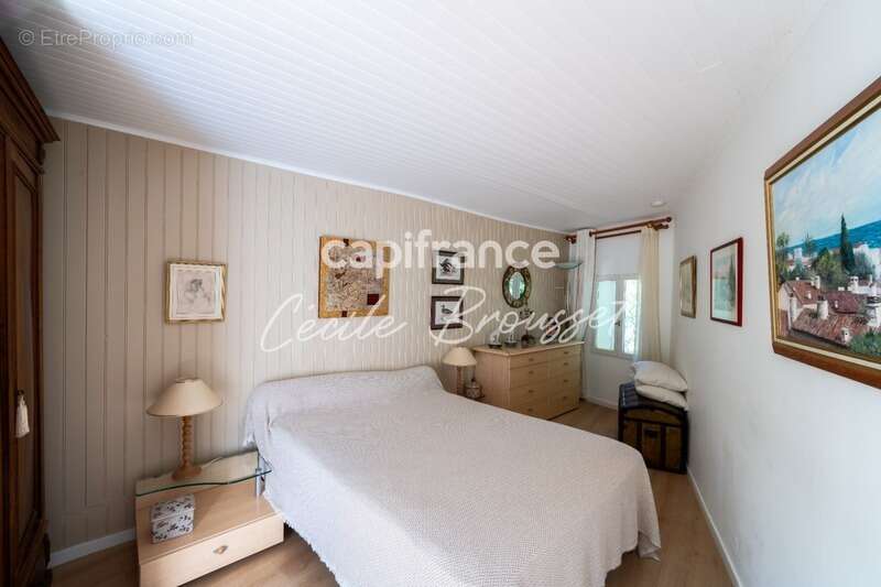 Maison à SAINT-LAURENT-DE-CERDANS