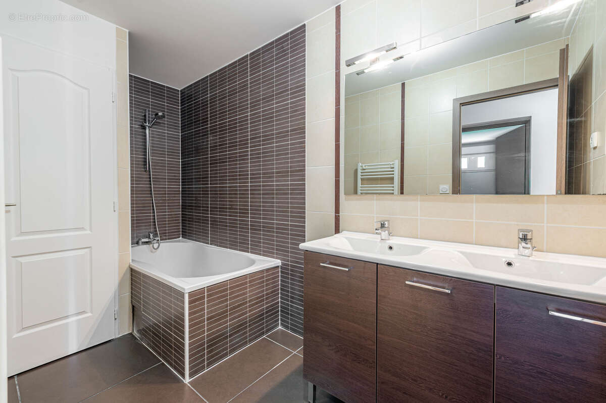 Appartement à POISY