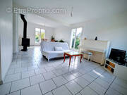 Maison à LA VILLE-AUX-DAMES