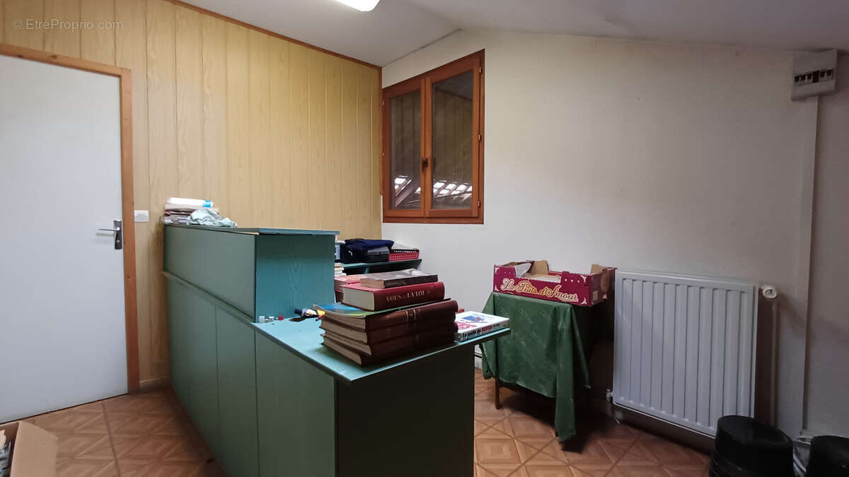 Commerce à DONNEMARIE-DONTILLY