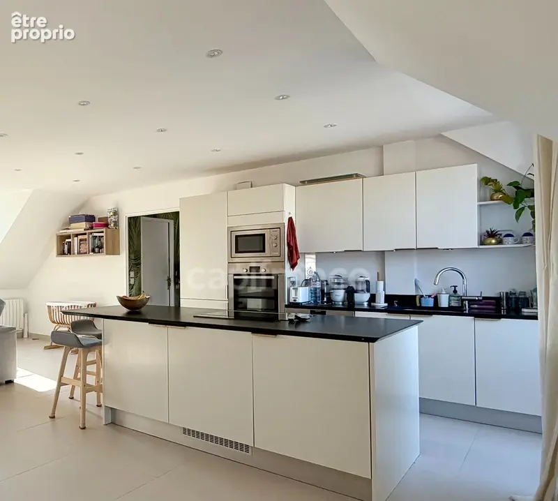 Appartement 5 pièces 110 m² avec balcon et vue sur la marina – Dernier étage à Port-Cergy - photo 4