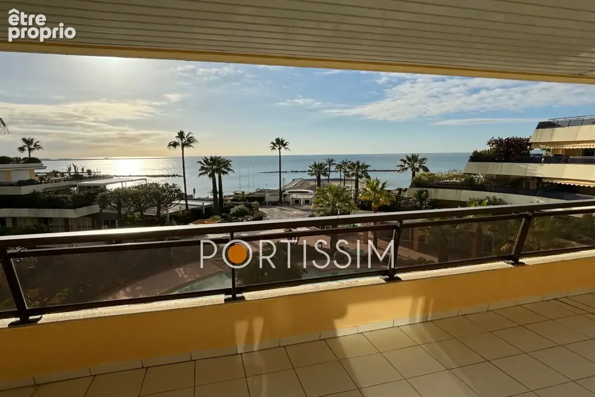 Appartement à SAINT-LAURENT-DU-VAR