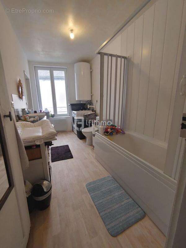 Maison à NEUILLY-SAINT-FRONT