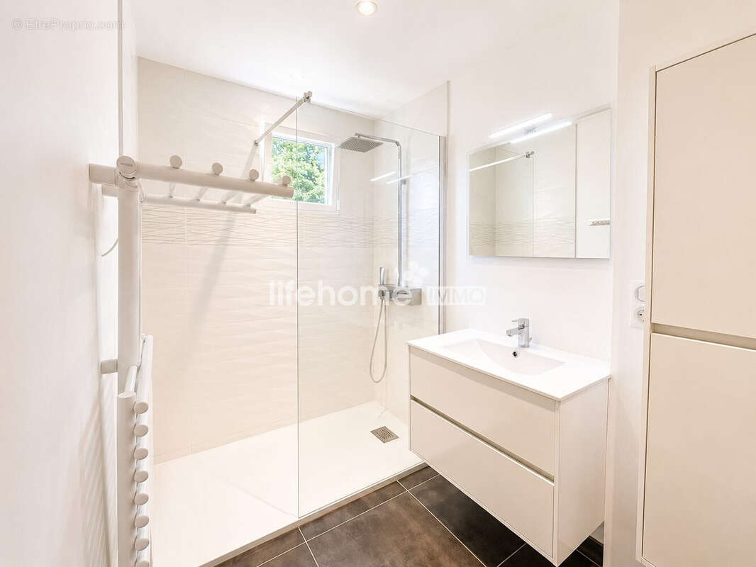 Appartement à BALAN