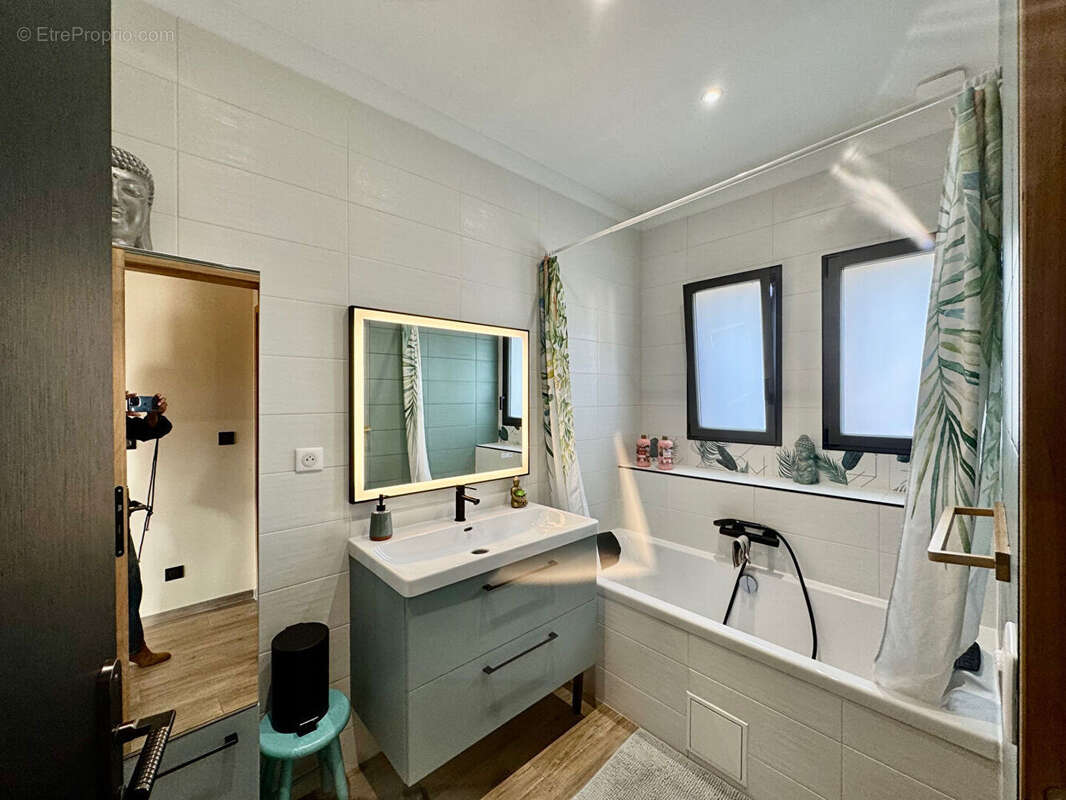 Appartement à CARRY-LE-ROUET