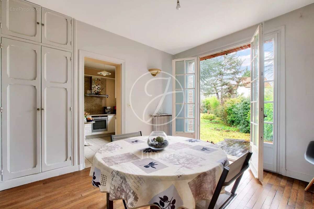 Maison à LE VESINET