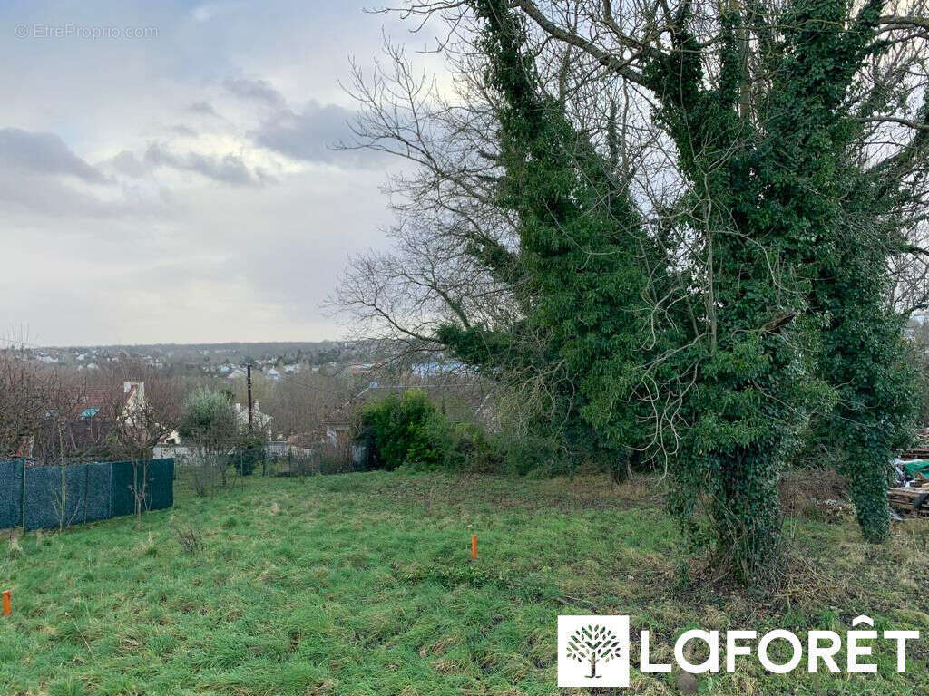 Terrain à ORMESSON-SUR-MARNE