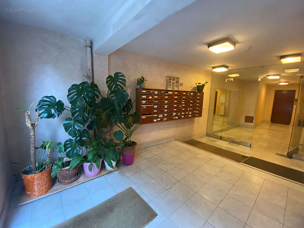 Parking à PARIS-20E