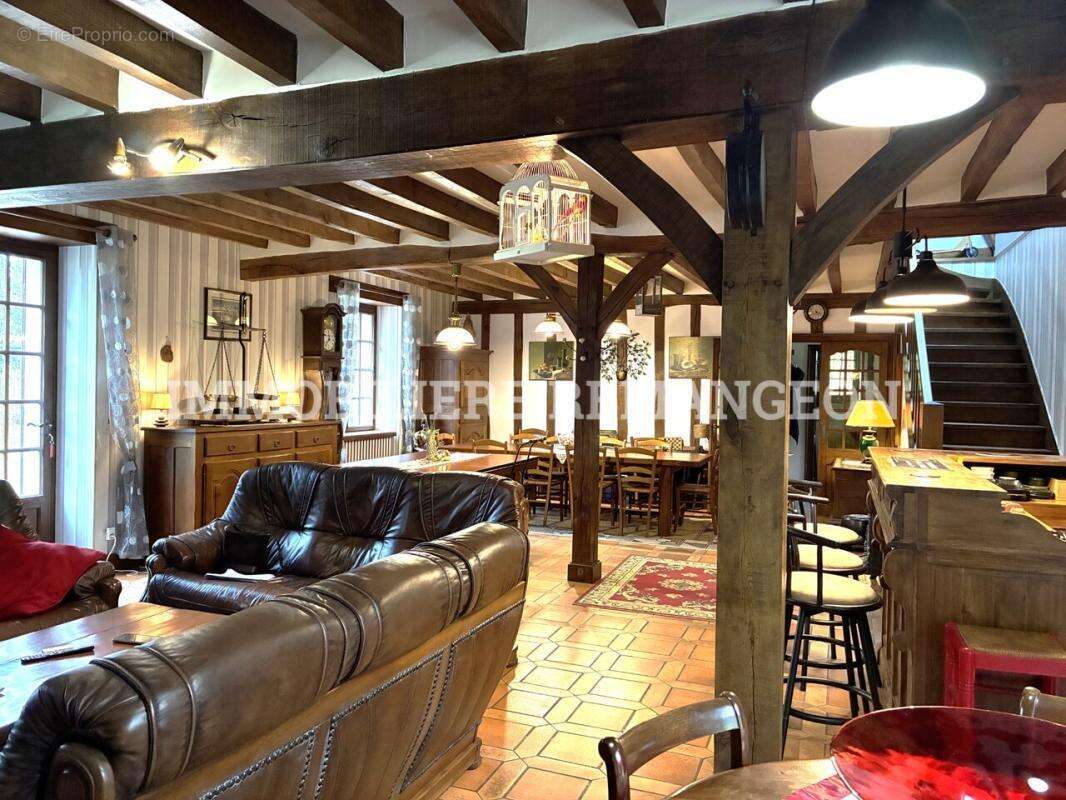 Maison à NEUVY-SUR-BARANGEON