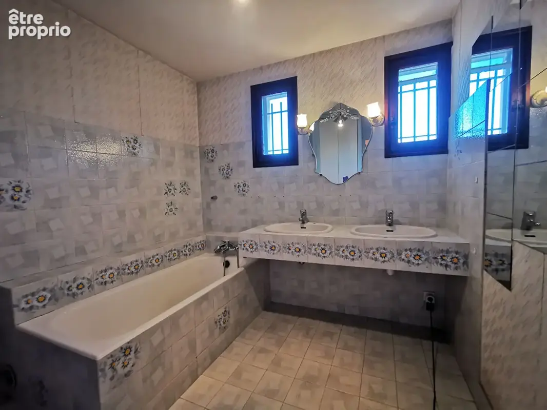 Maison Traditionnelle T5 (construite en 1973) de138 m²  sur un terrain de 550 m2 - photo 14