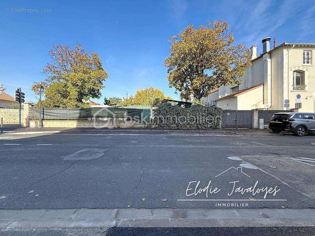 Commerce à CARRIERES-SUR-SEINE