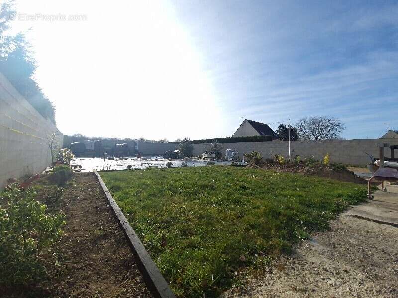 Maison à MOGNEVILLE