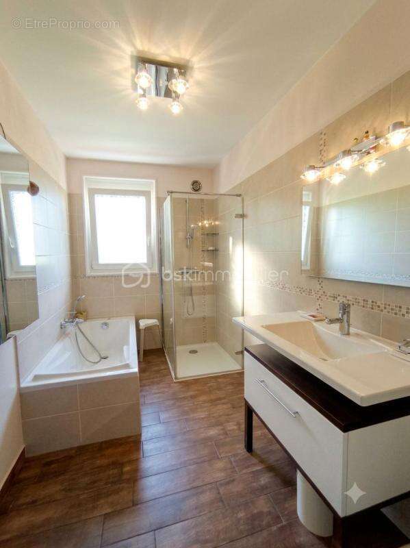 Bertrand JOUBERT By BSK IMMOBILIER vous propose à 'Chambray-Les-Tours' - photo 6