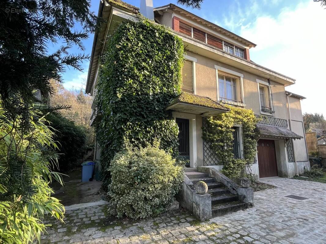 Maison à POIGNY-LA-FORET