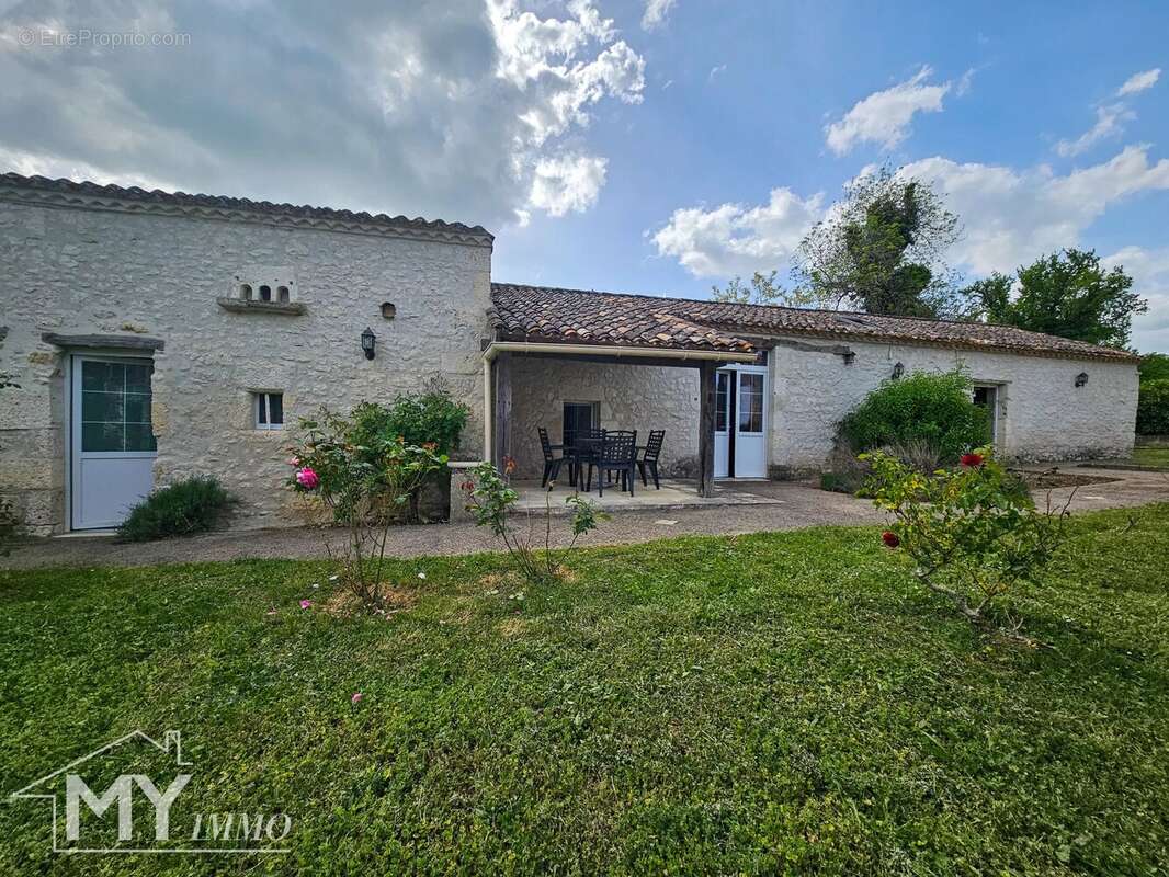 Maison à LES LEVES-ET-THOUMEYRAGUES