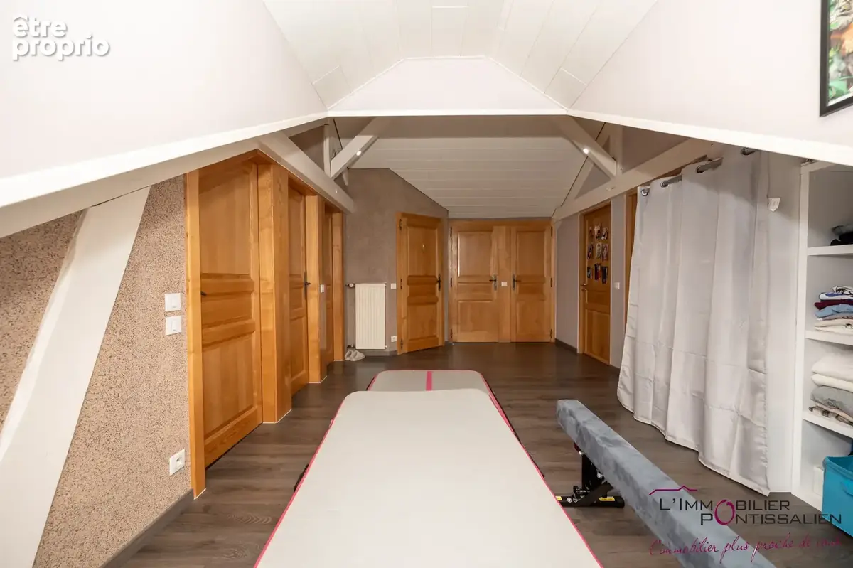 Maison - vuillecin - 200m2 - 6 chambres - photo 34