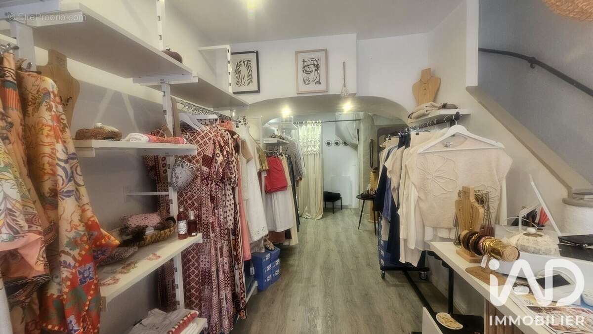 Commerce 50 m² à Vence  - photo 2