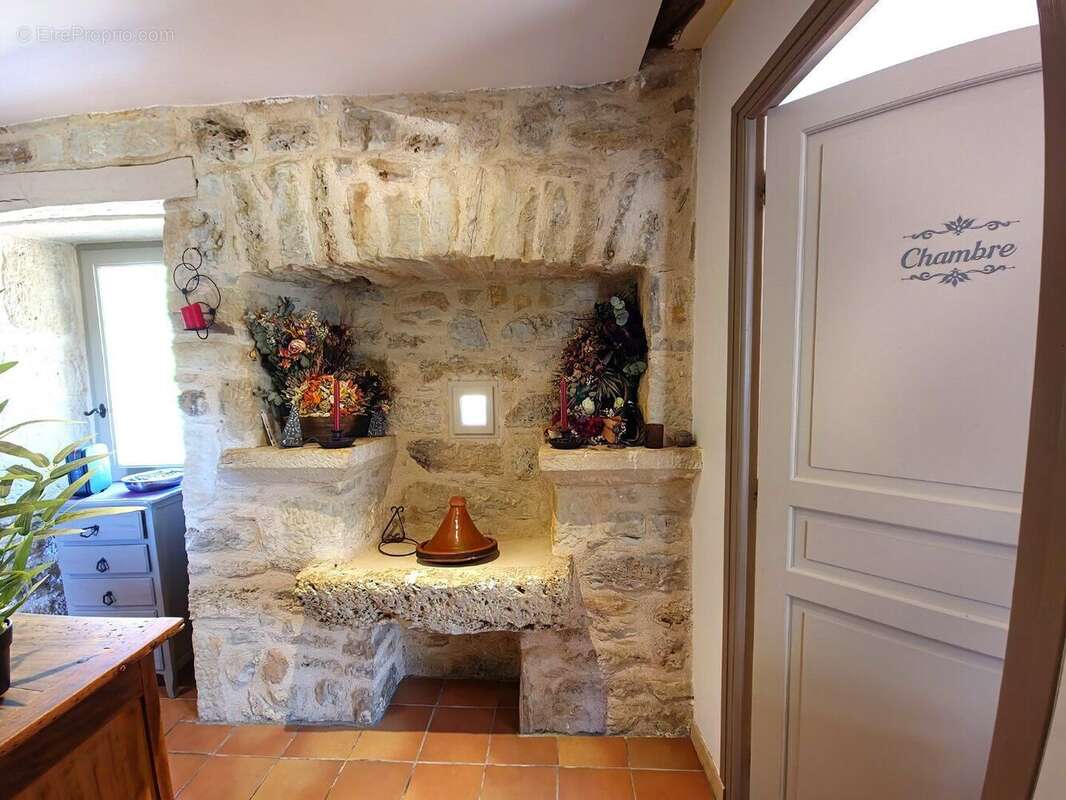 Belle maison en pierres dans un hameau calme - photo 13