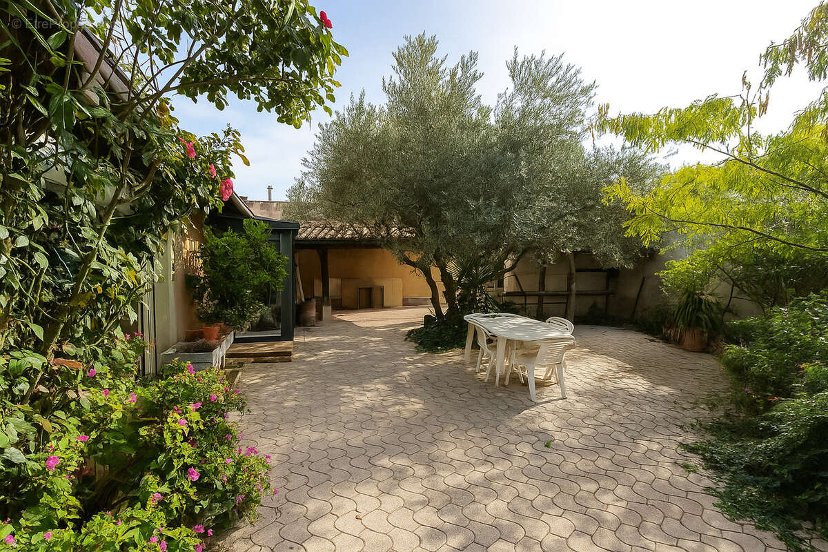 Maison à ROBION