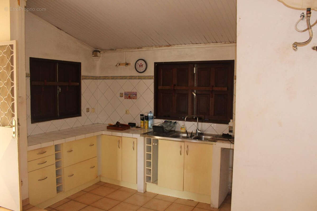 Maison à REMIRE-MONTJOLY