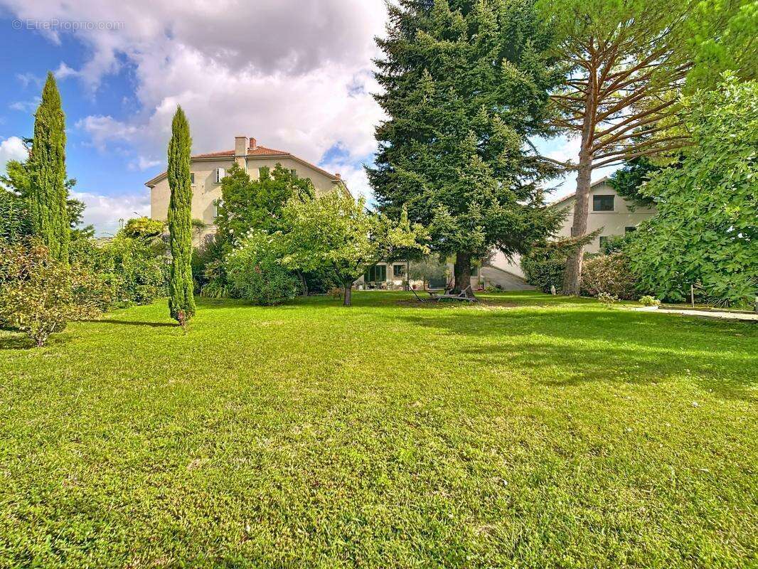 Maison à TOURNON-SUR-RHONE