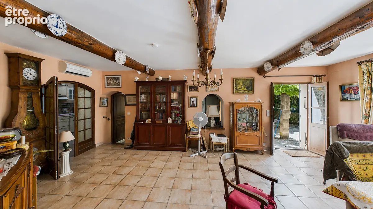 Sauveterre - Maison familiale de caractère, 4 chambres et terrain arboré de 2 600 m² - photo 6